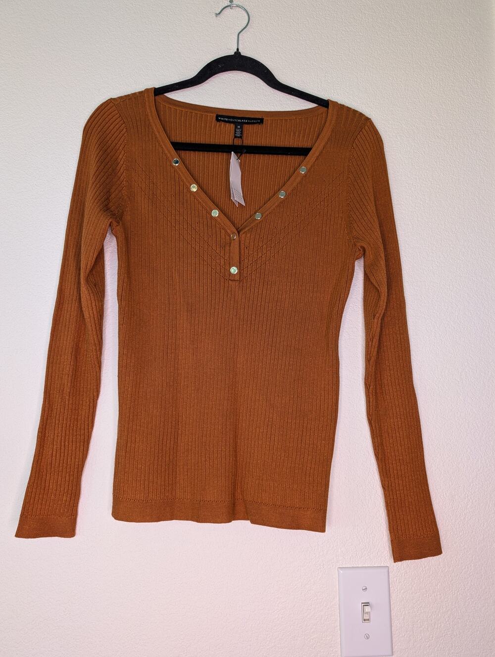 White House Black Market NWT Rib Snap V-Neck Sweater Orange M Ribbed Henley Boho